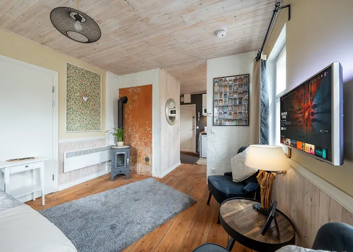 Garden Next To Telliskivi & Old Town Apartament